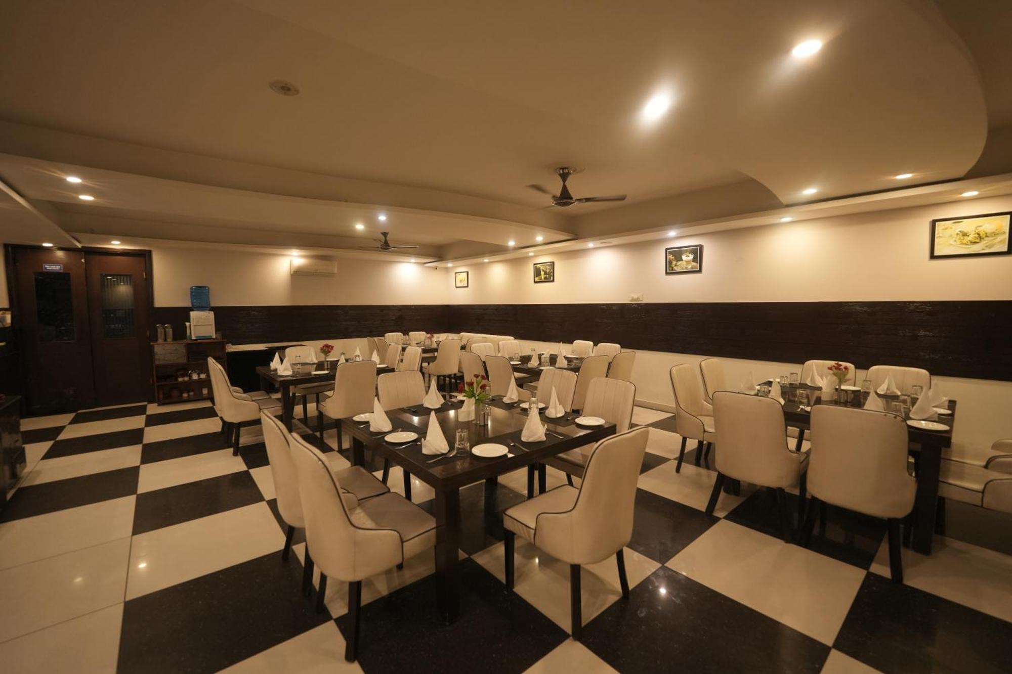 D'Polo Club & Spa Resort 다람샬라 외부 사진