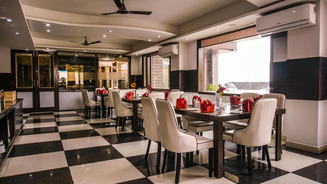 D'Polo Club & Spa Resort 다람샬라 외부 사진