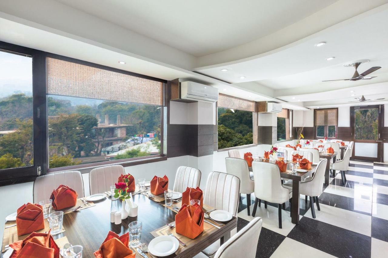 D'Polo Club & Spa Resort 다람샬라 외부 사진